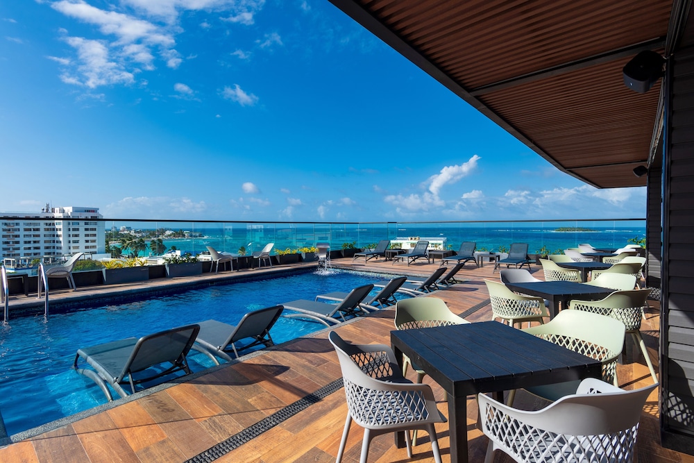 Sea Avenue Hotel 45/47