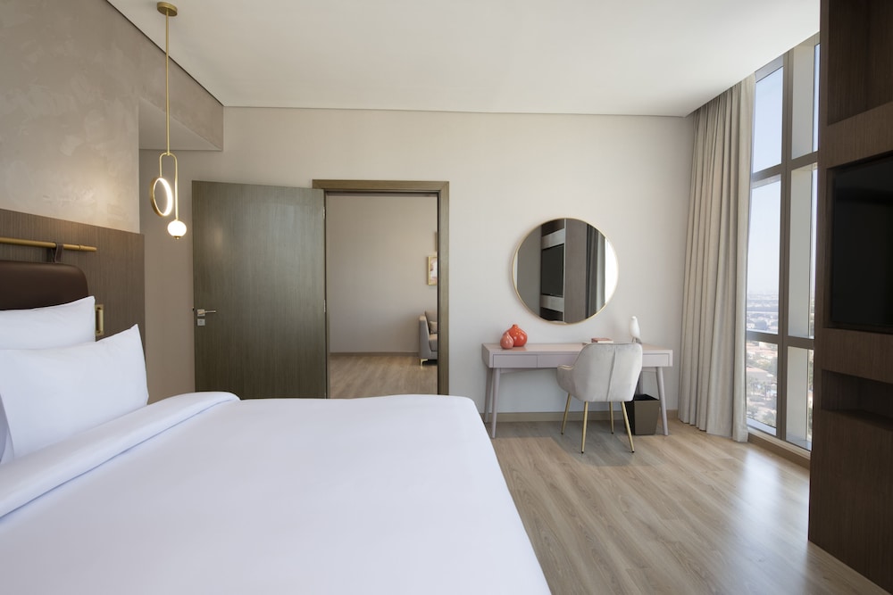 SUPERIOR, SUITE, KING BED, CITY VIEW