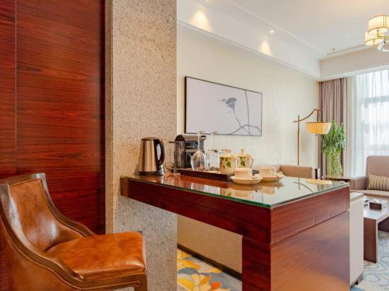 Binhai Jinling International Hotel 9/62