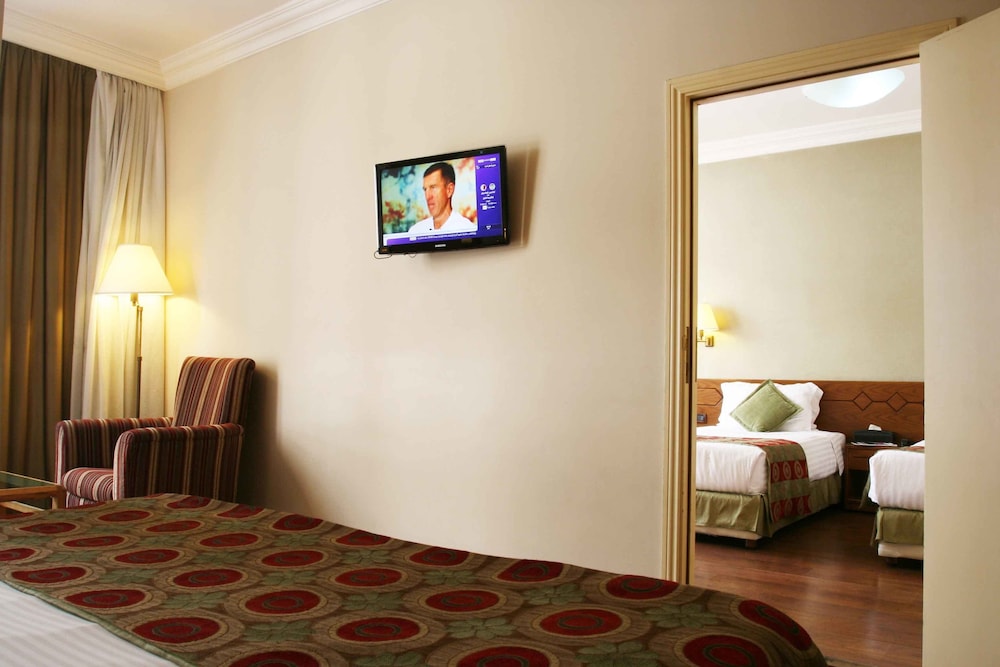 Orient Prince Hotel 30/55