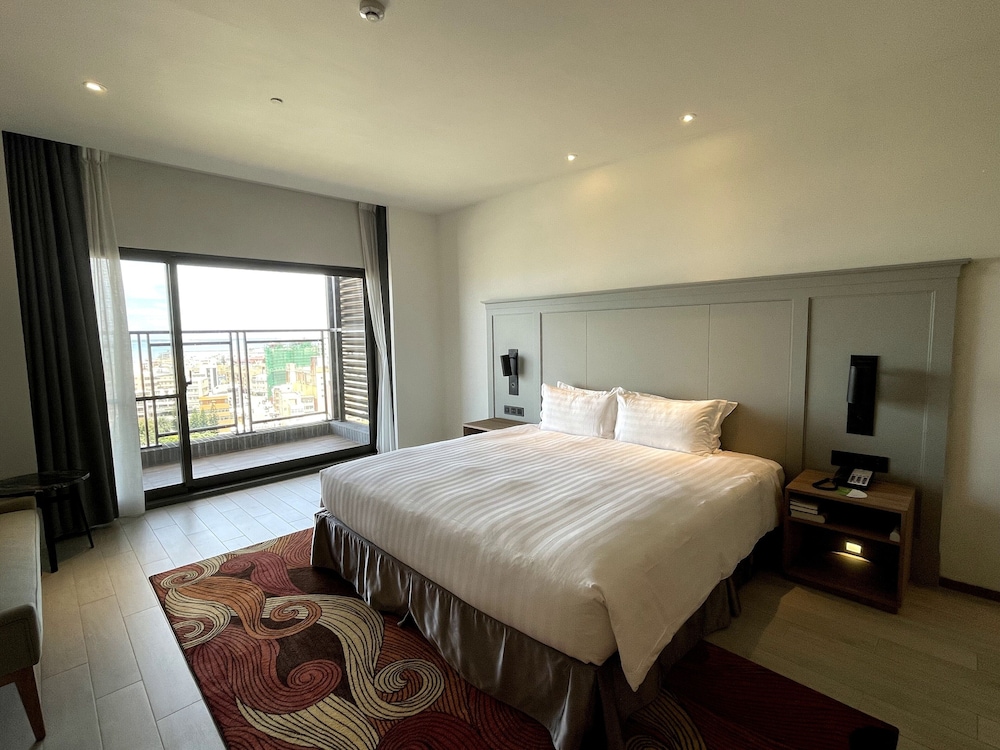 Discovery Hotel 19/65