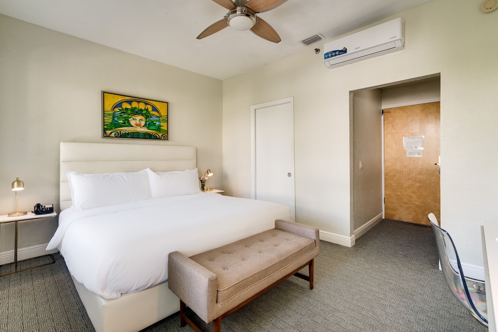 CREST Hotel & Suites 19/66