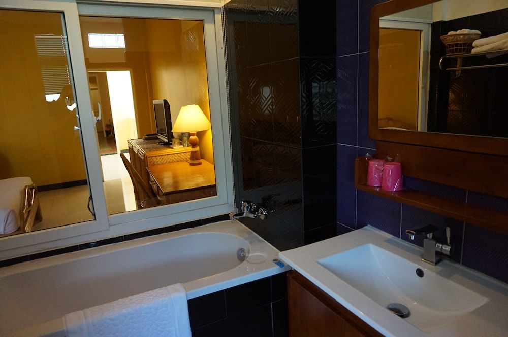 Smile Inn Hotel 58/62