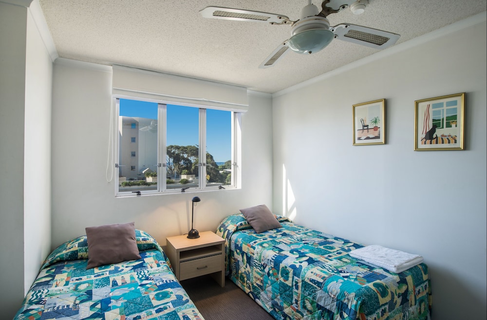 Newport Mooloolaba 20/76