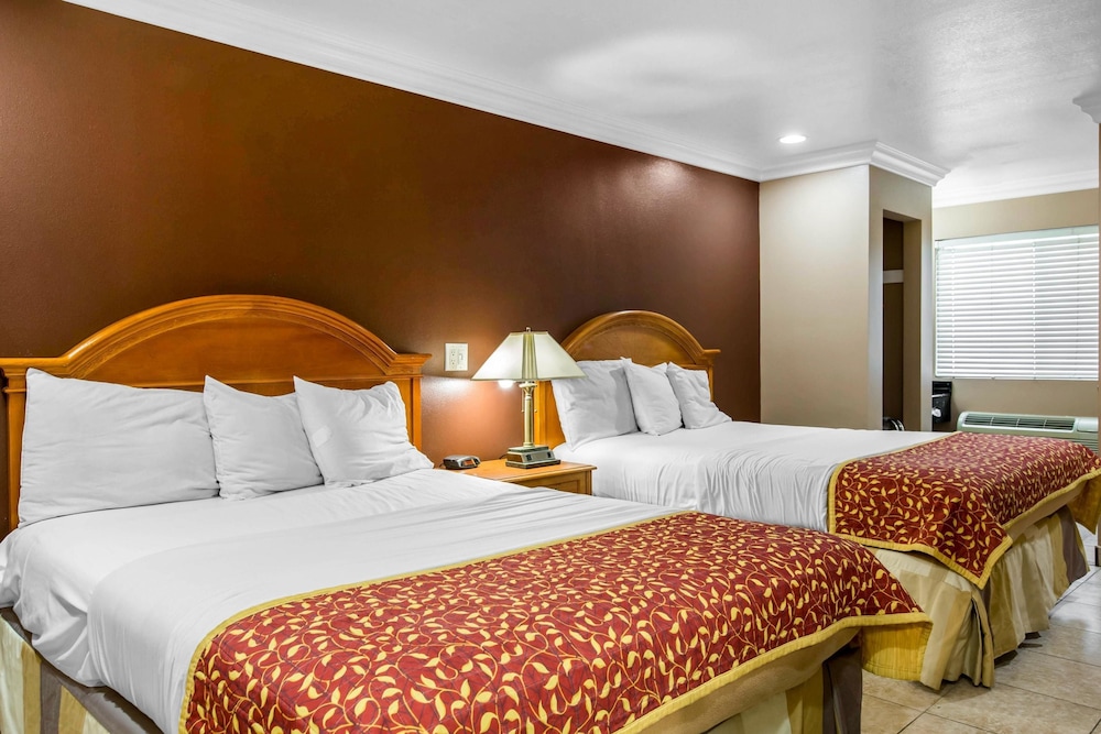 Rodeway Inn Cypress - Buena Park 15/32