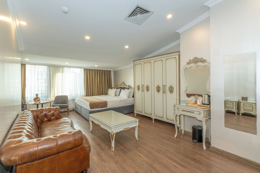 CZN Burak Hotel 57/74