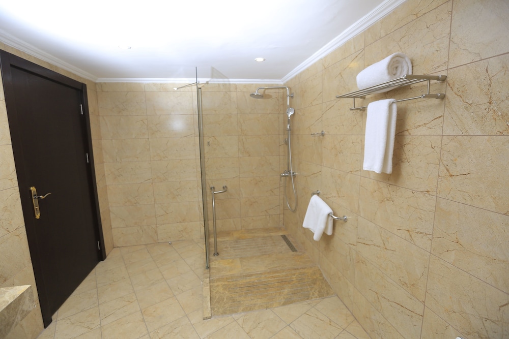 Cassiopeia Hotel 50/50