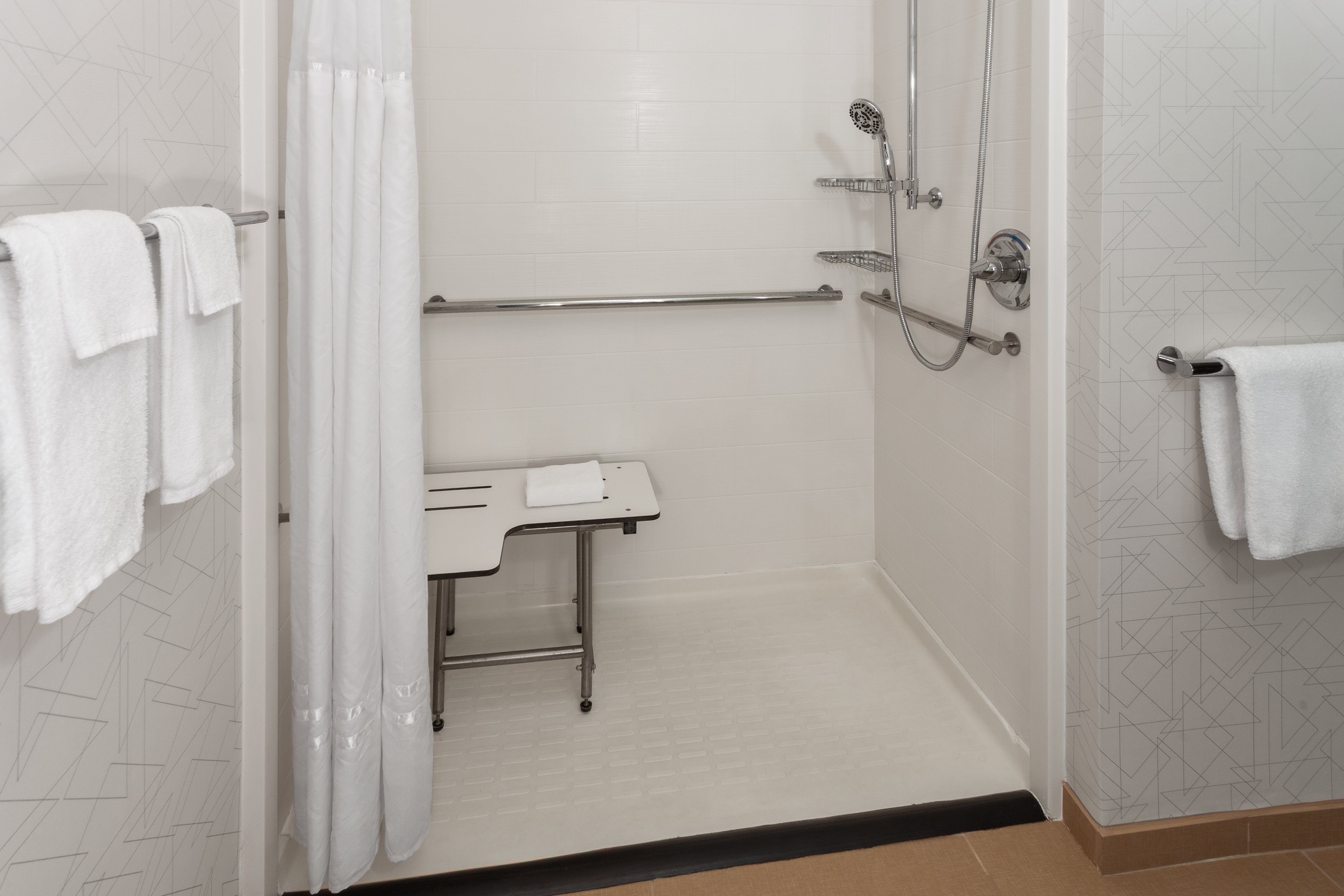 Holiday Inn Express Olean 74/75