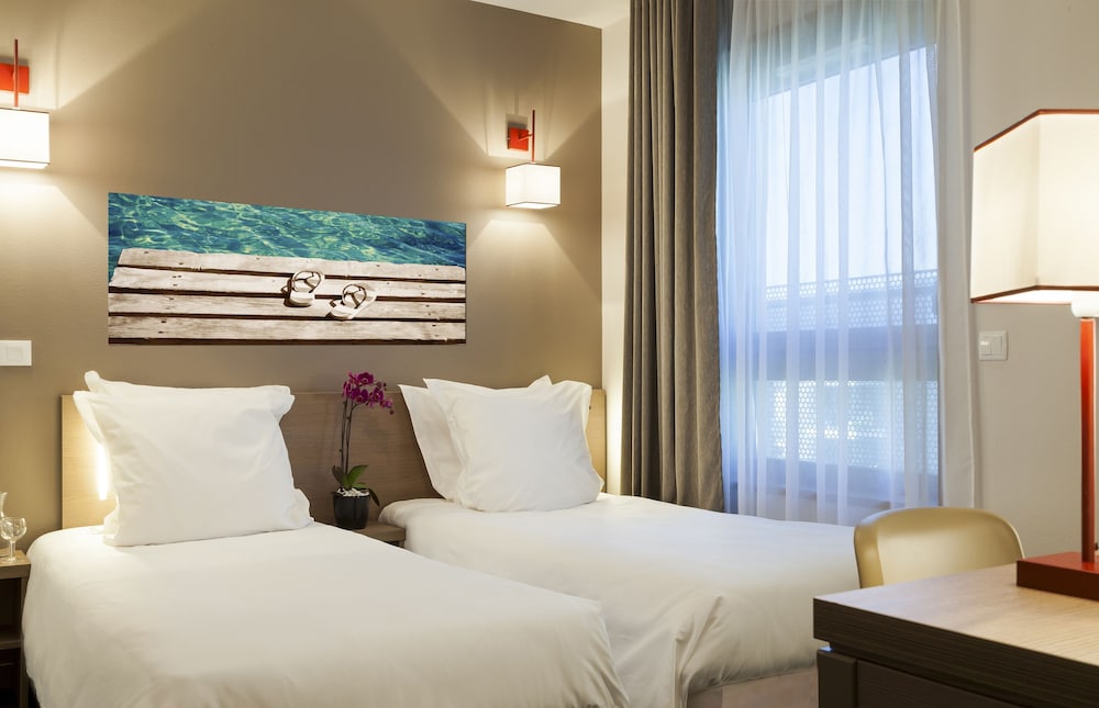 Neho Suites Porte de Geneve Gare Annemasse 16/30