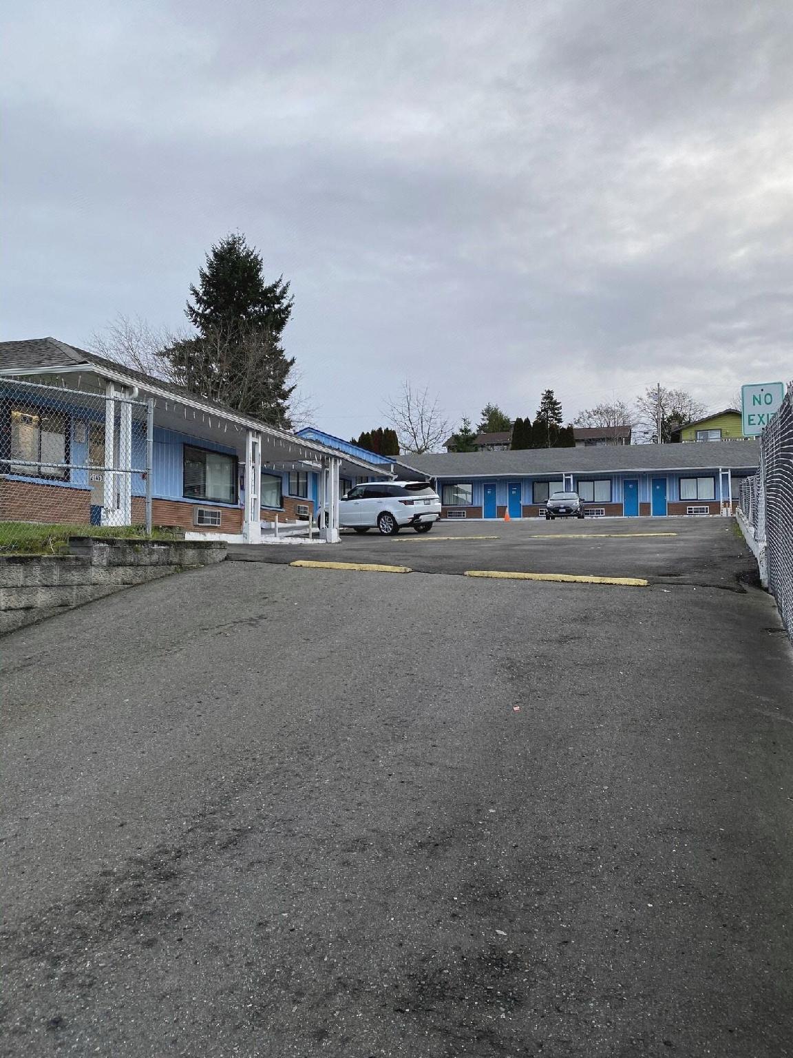 New West Motel 12/15