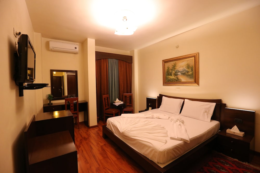 Executive, Sea View