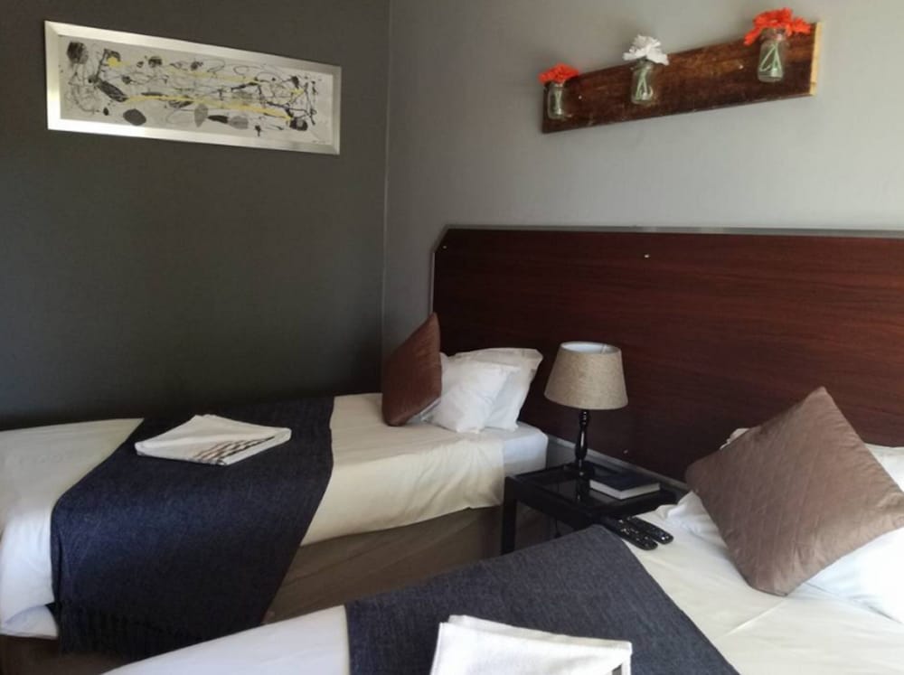 21 On Coetzee Guest House 9/22