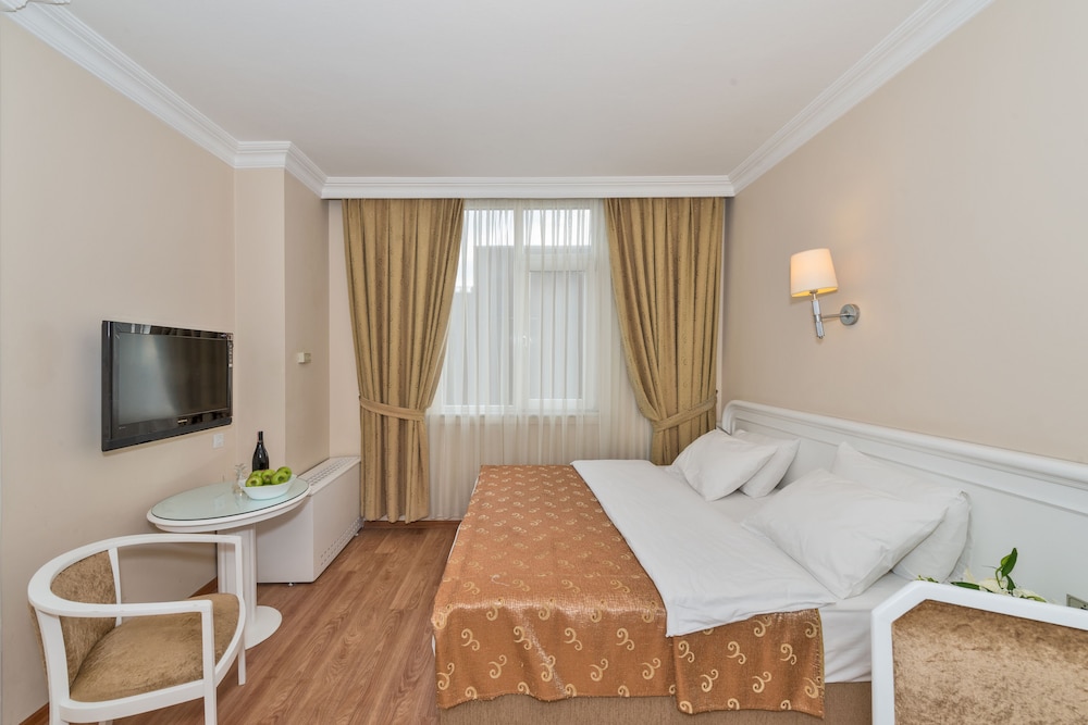 Fuar Hotel 12/50