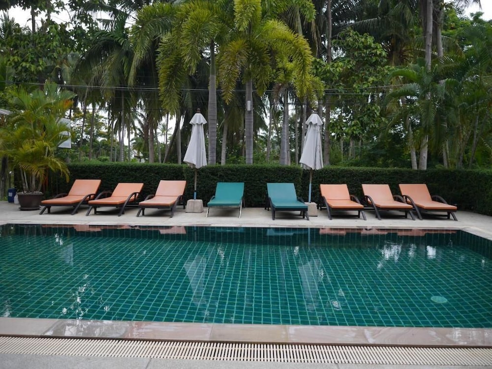 Ampha Place Hotel 47/53