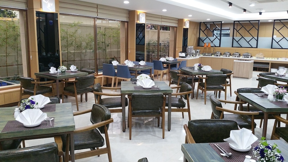 Black Sands Hotel 28/45