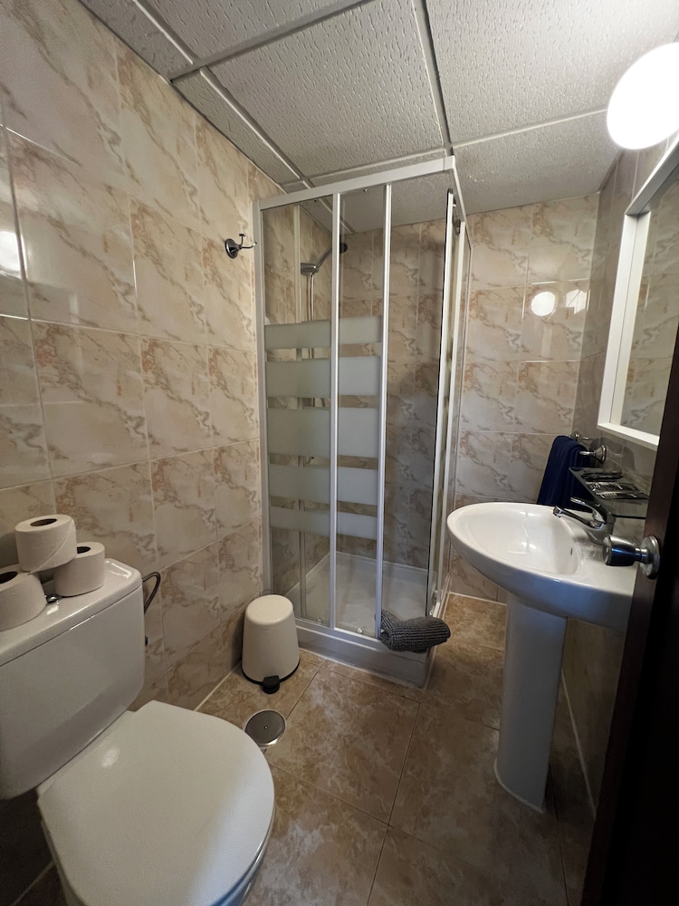 Residencia Cardona 54/57