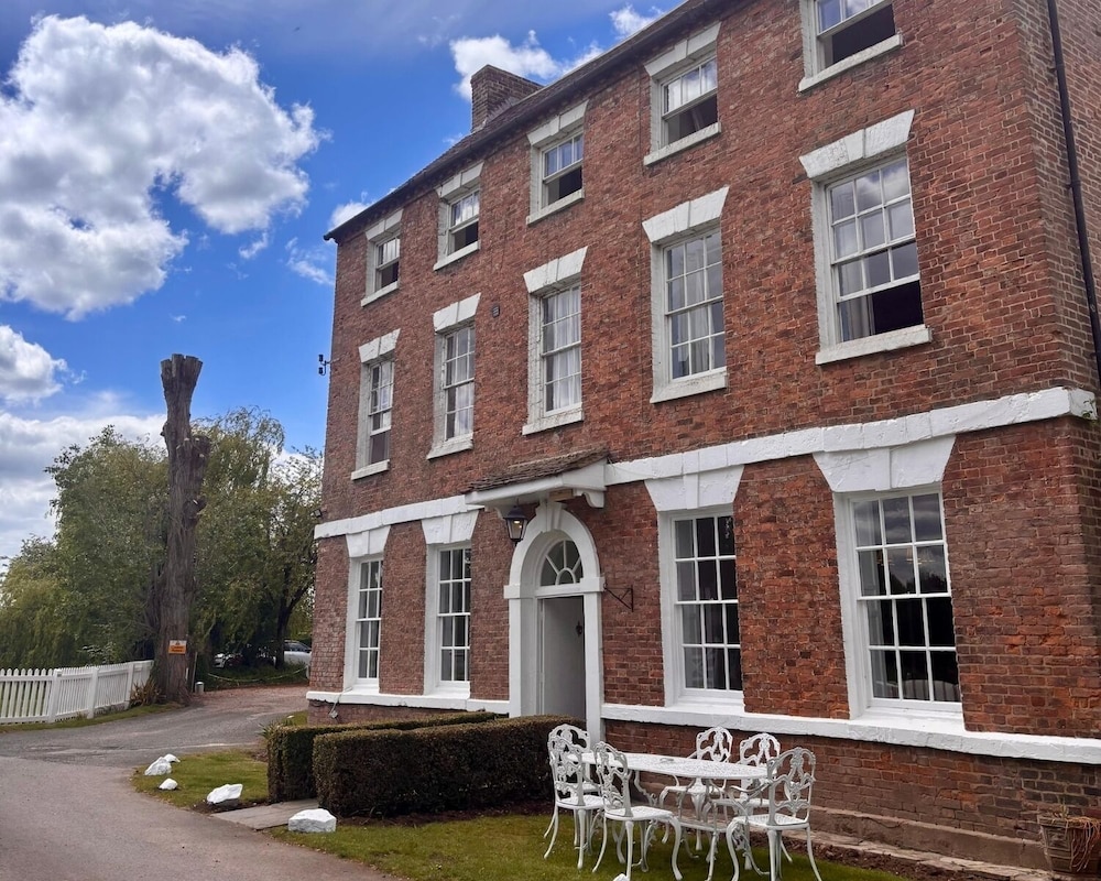 Corse Lawn House Hotel 3/49
