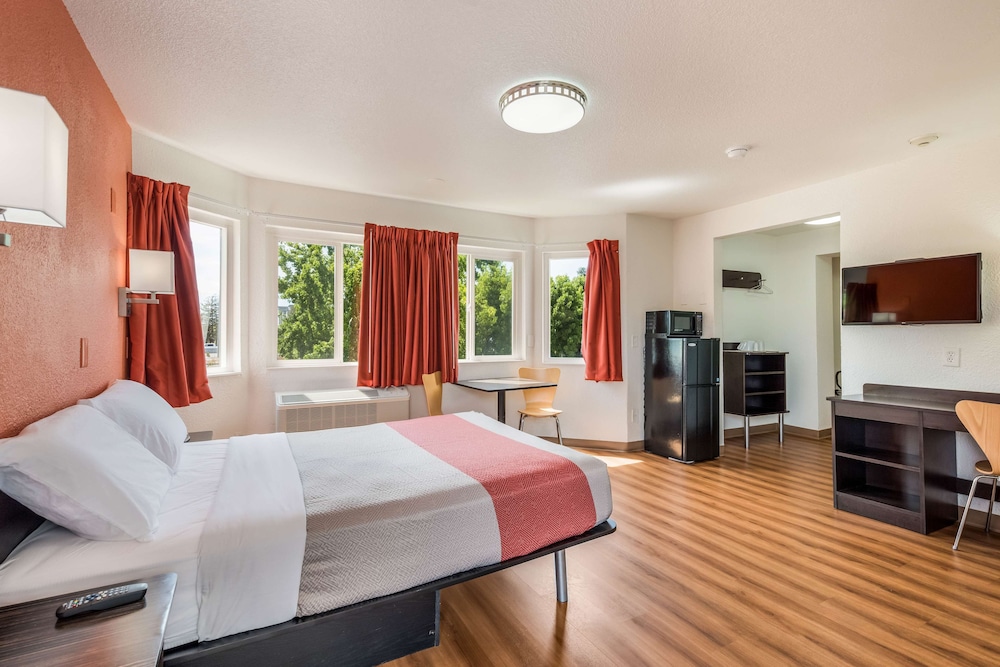 Motel6 Rohnert Park, CA 49/60