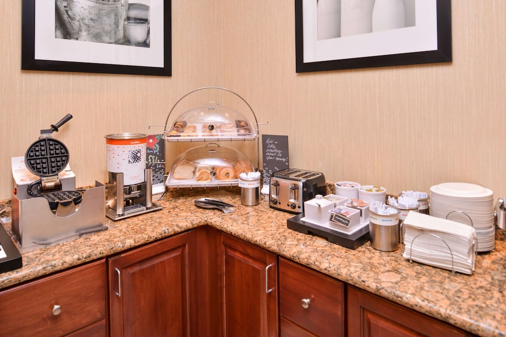 Hampton Inn York 39/48