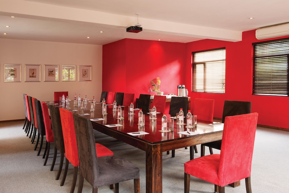 Casterbridge Hollow Boutique Hotel 45/52