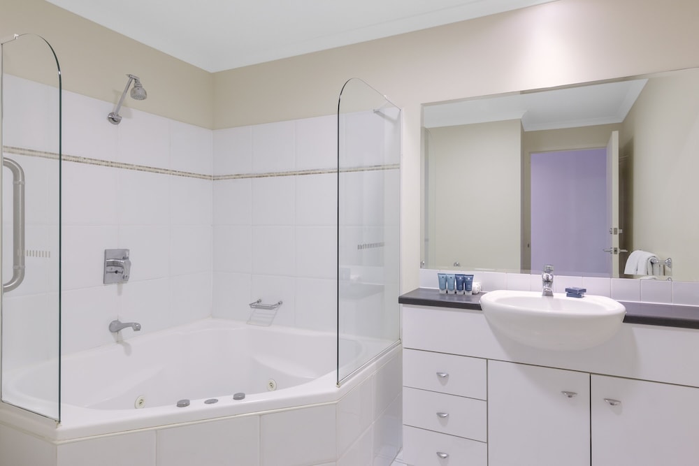 Ramada Resort by Wyndham Shoal Bay 34/87