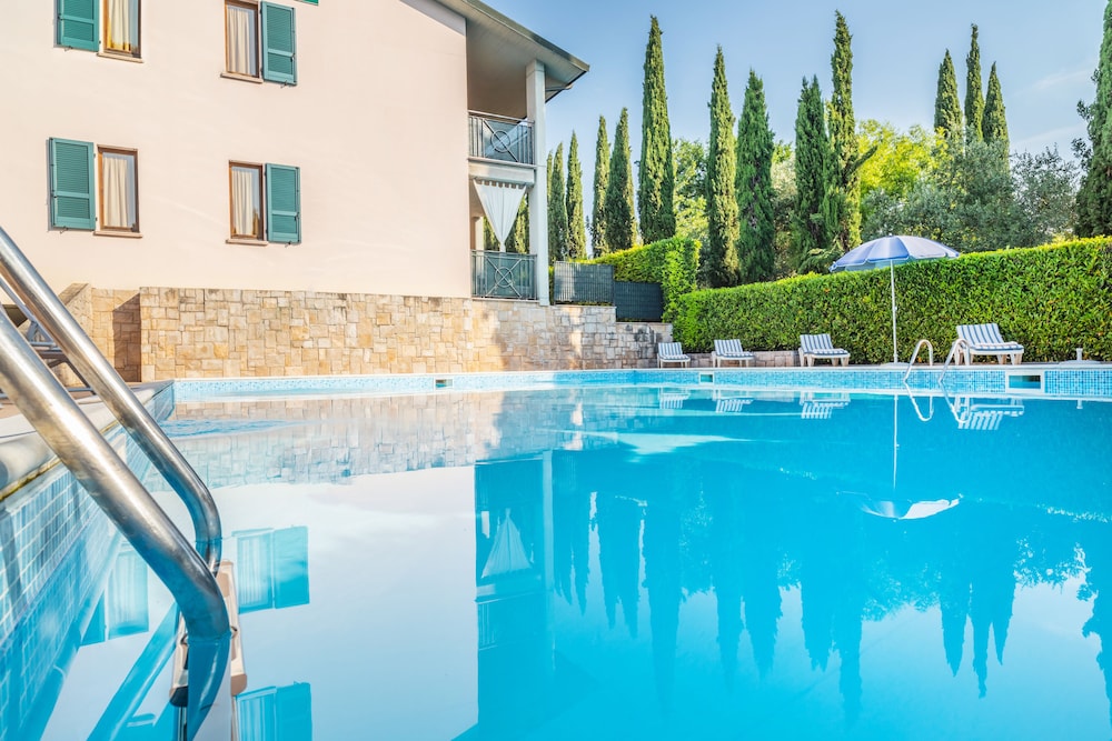 Residence Nuove Terme 51/53