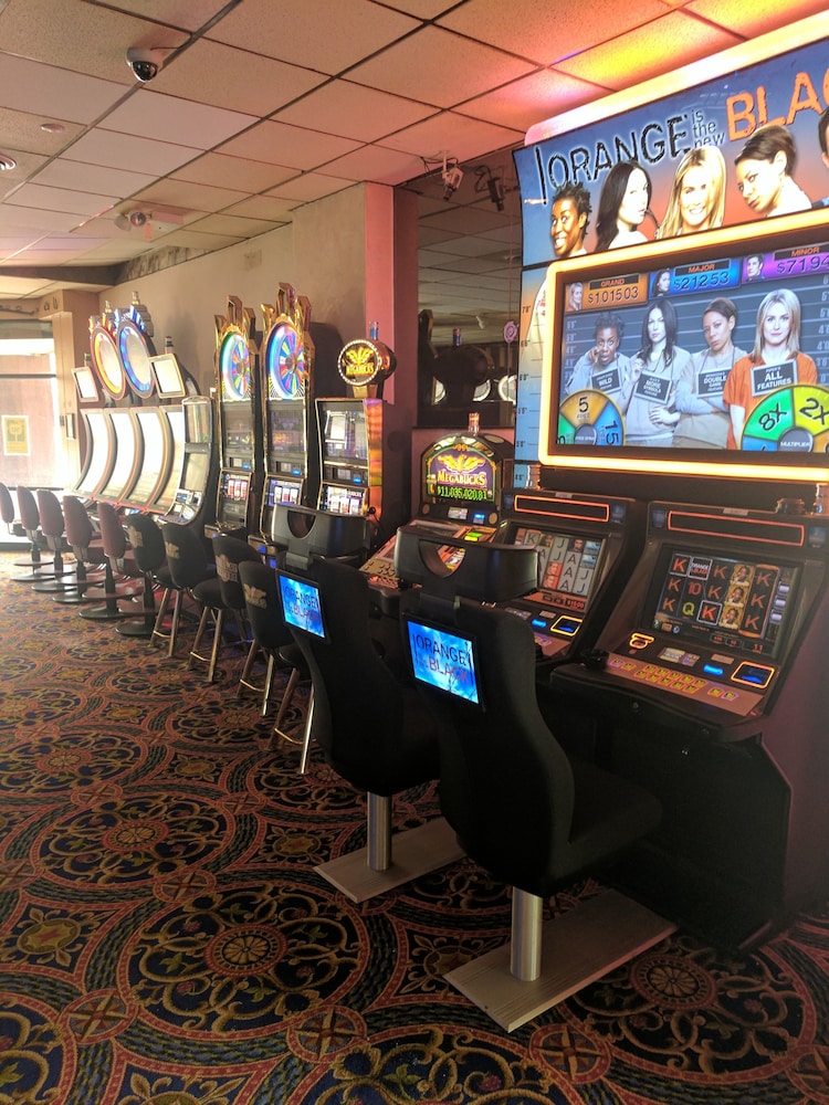 Historic Hotel Nevada and Gambling Hall 52/68