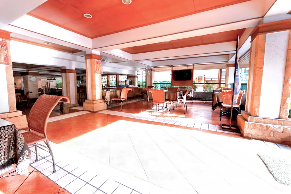 Royal Ivory Nana Hotel 24/36