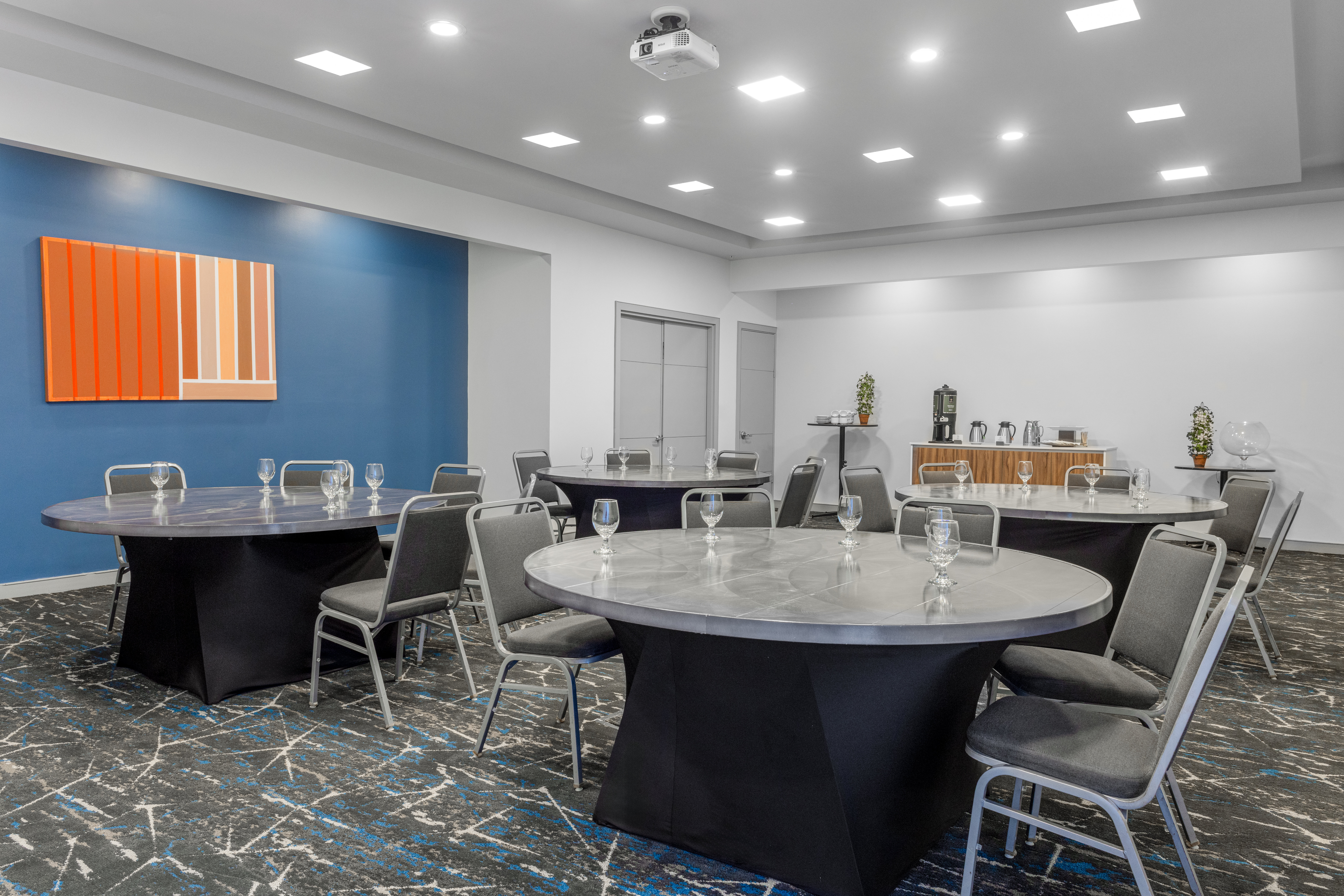 Holiday Inn Express San Jose Forum 19/23