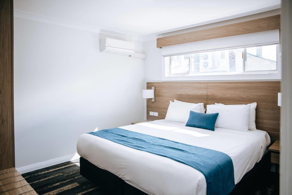 Suite, King Bed, Kitchenette