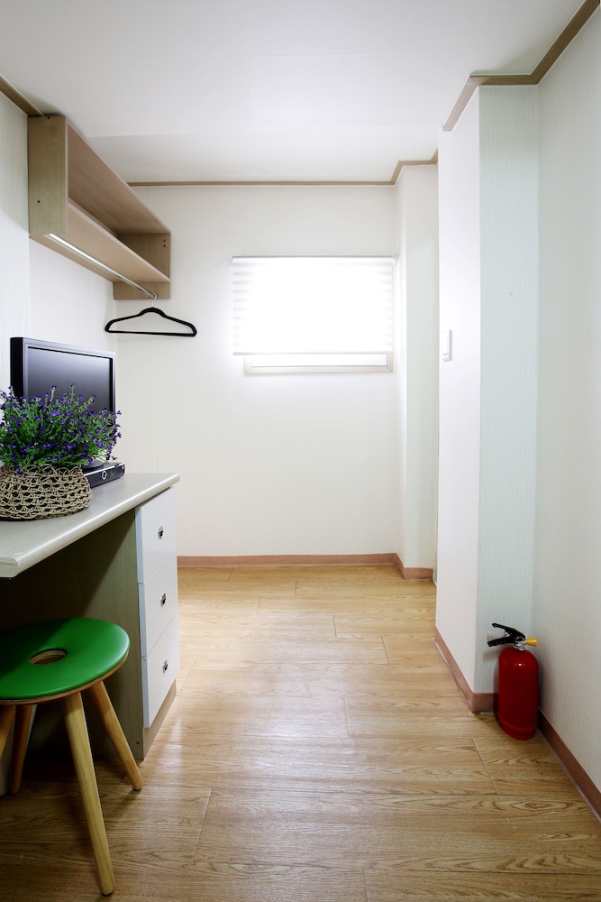 K Pop Residence I 39/75