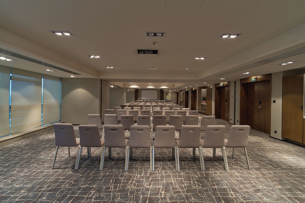 Hyatt Place Shenzhen Airport 67/70