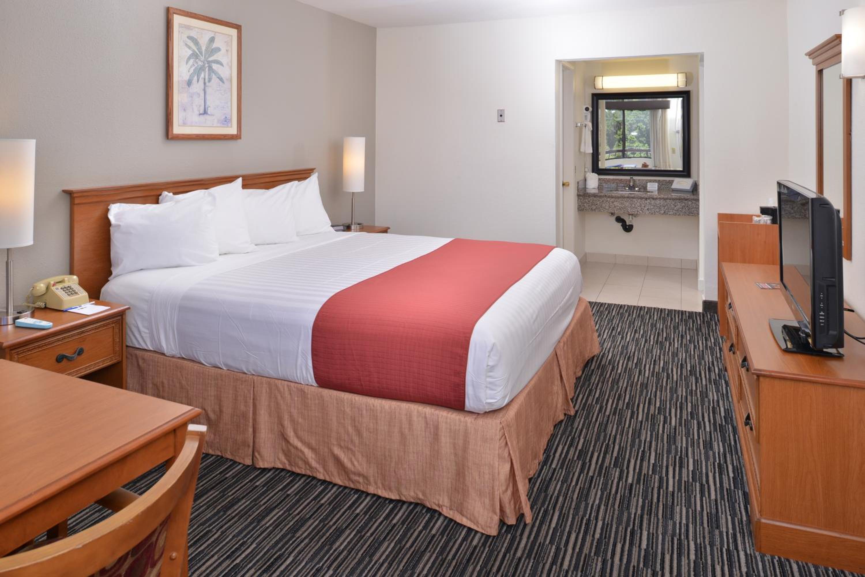 غرفة بسرير كينج، Pleasant Inn 4/6
