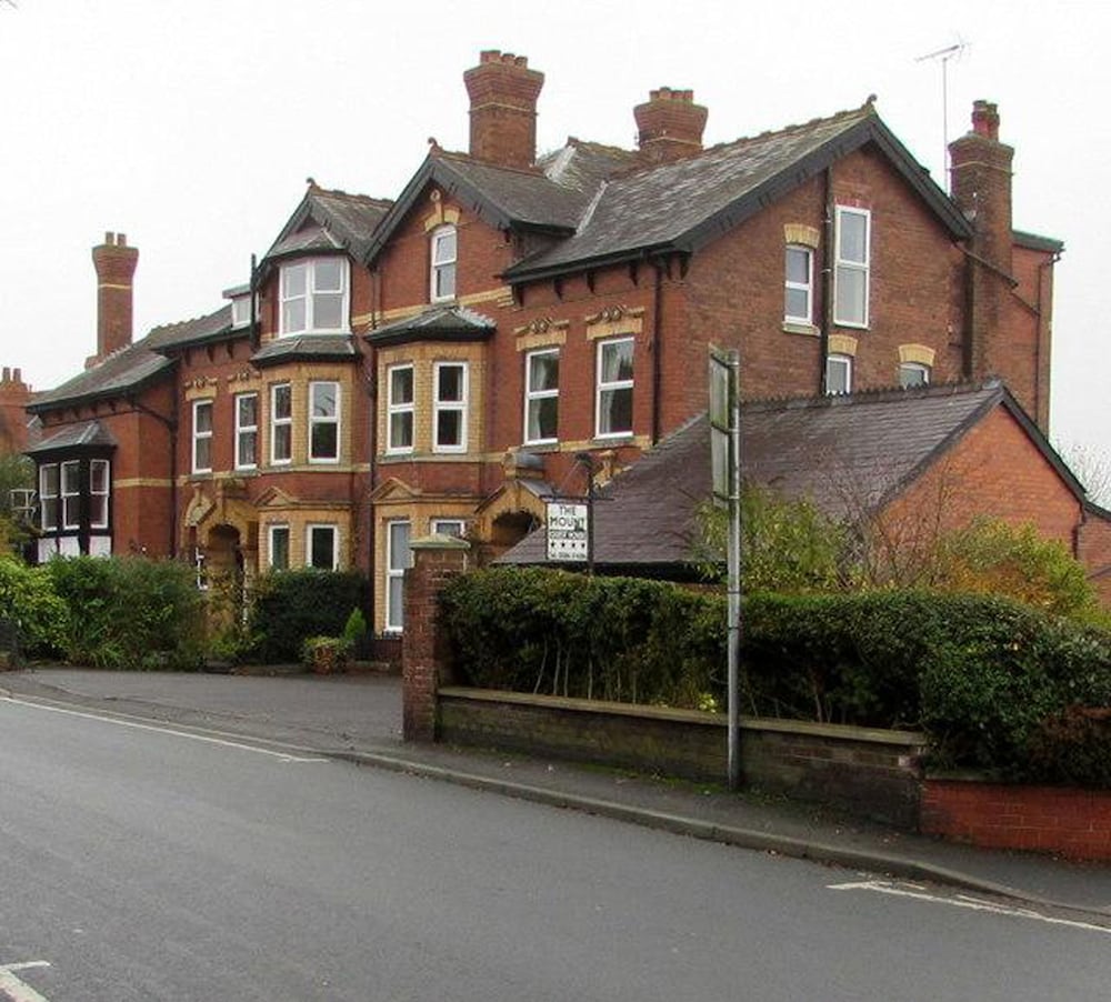 The Mount Guest House 1/9
