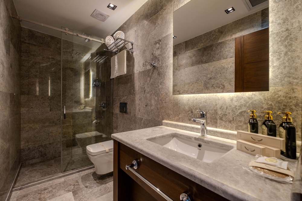 B'Istanbul Hotel 46/50