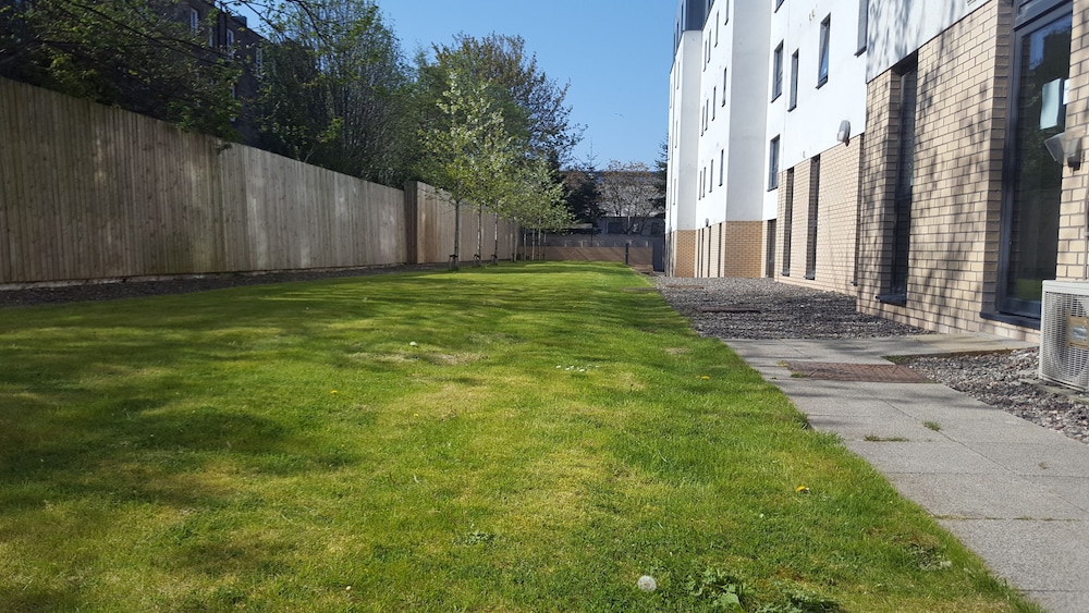 Beaverbank Place - Campus Residence 38/41