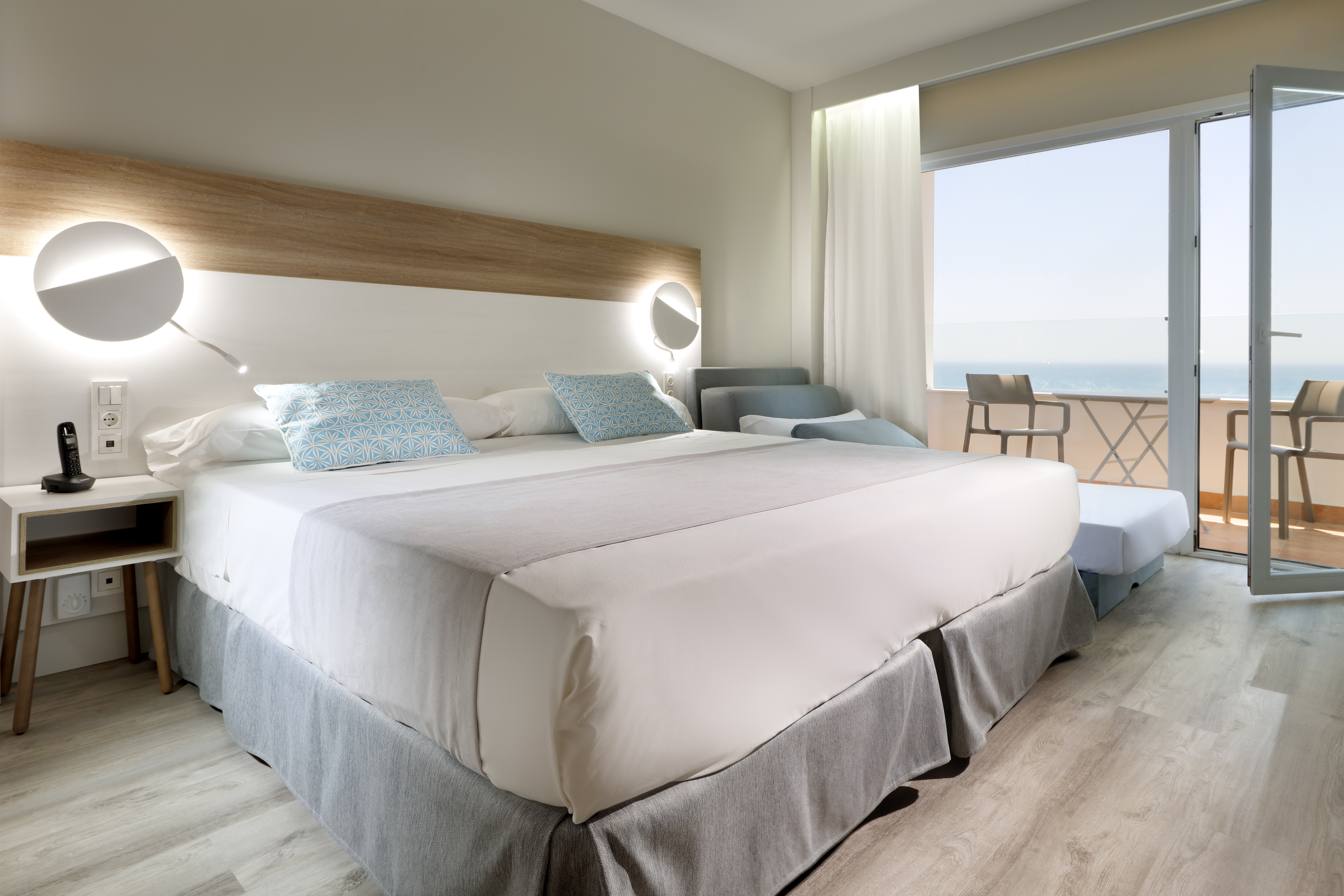 PREMIUM, DOUBLE BED, SEA VIEW