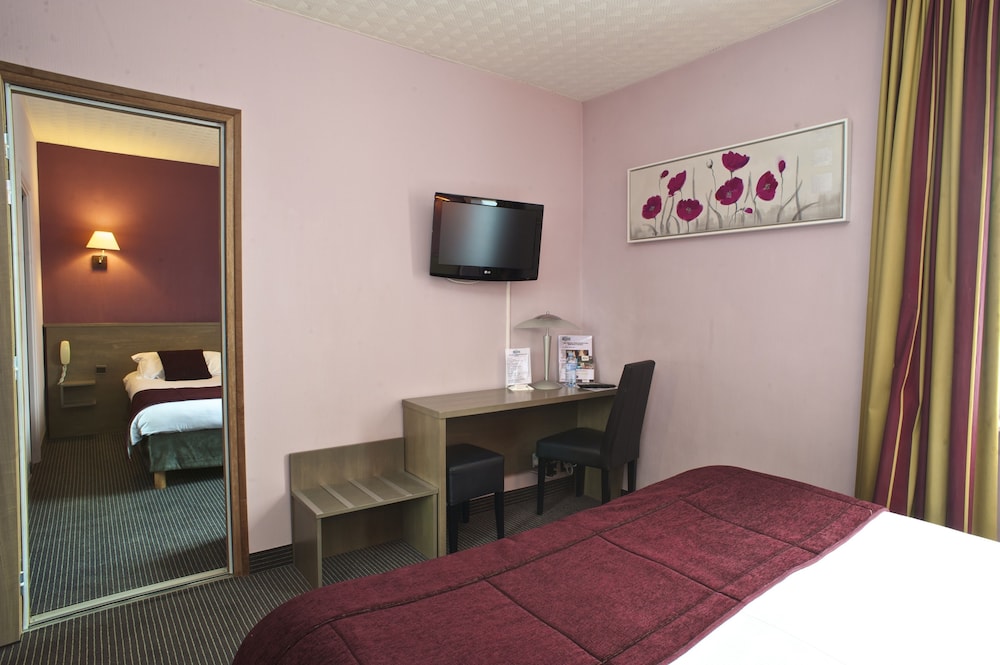 Brit Hotel Le Surcouf 27/42
