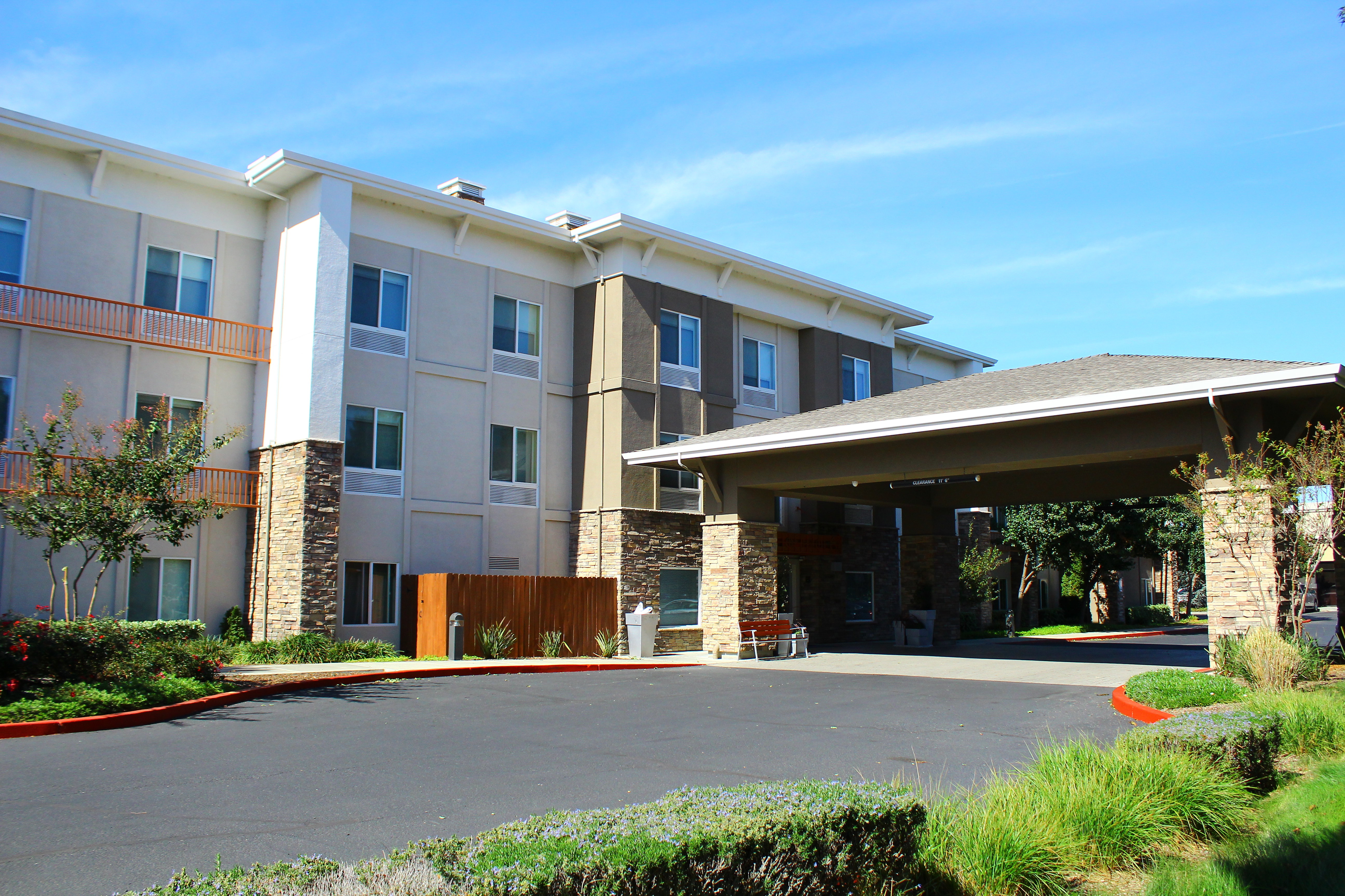 Holiday Inn Express Suites Napa Valley American Canyon 2/26
