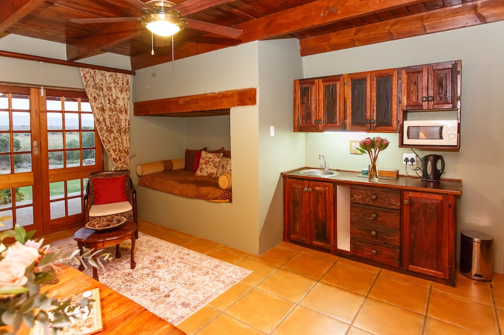 De Denne Guest House 6/50