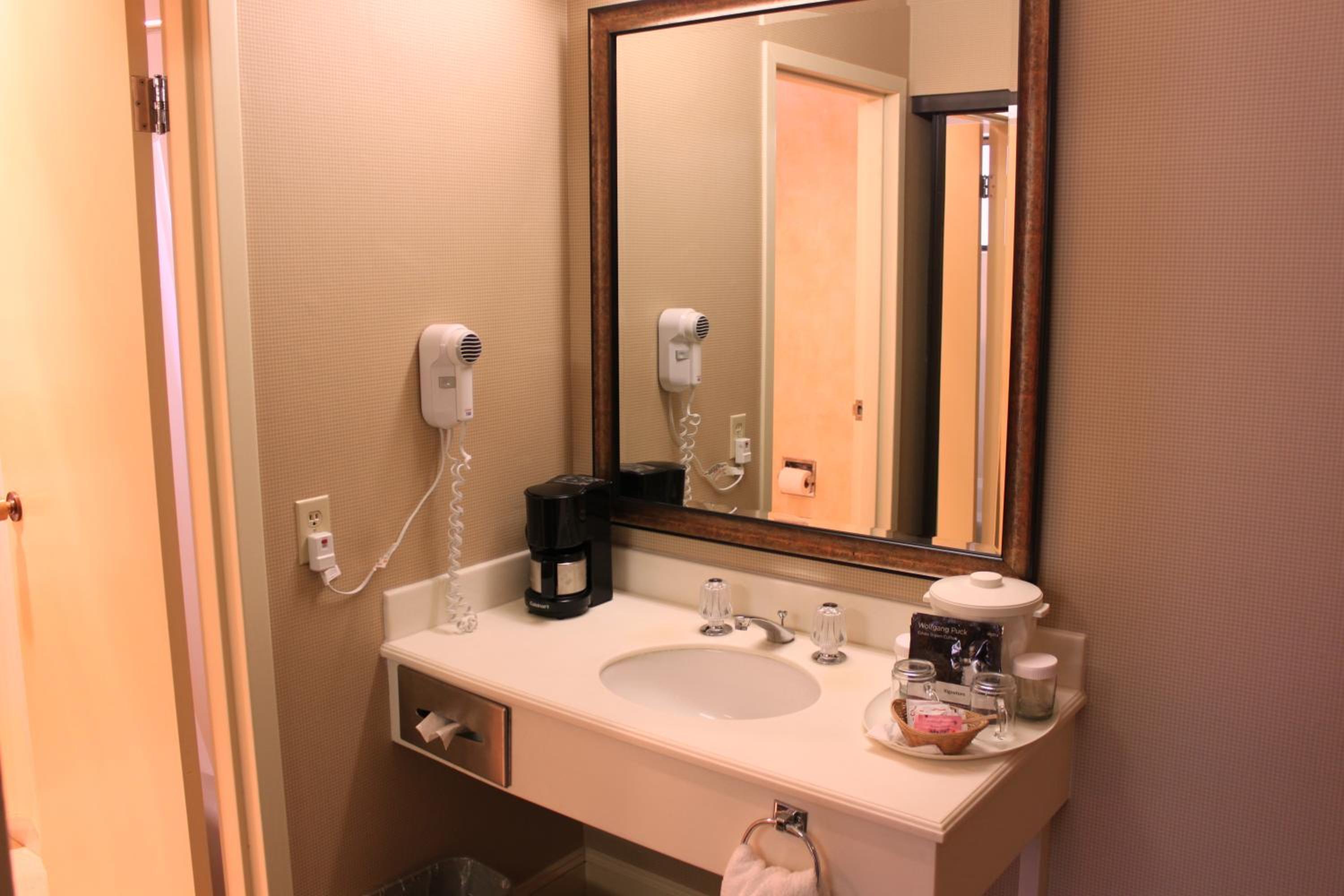 Columbus Motor Inn 25/25
