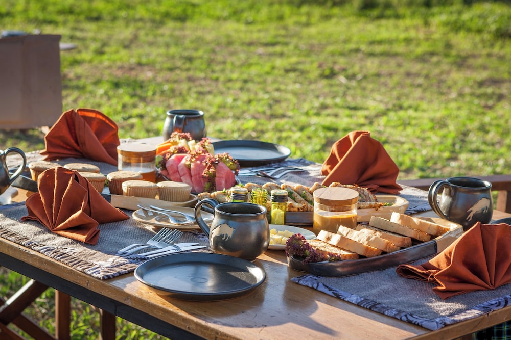 Gnu Mara River Camp 20/50