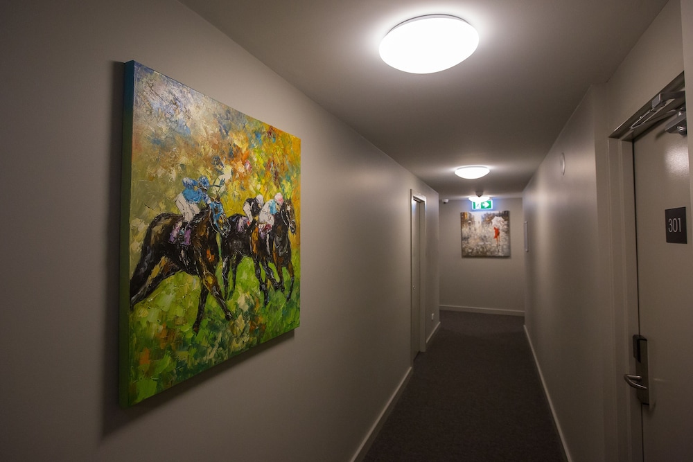 Gladstone Reef Hotel Motel 26/50