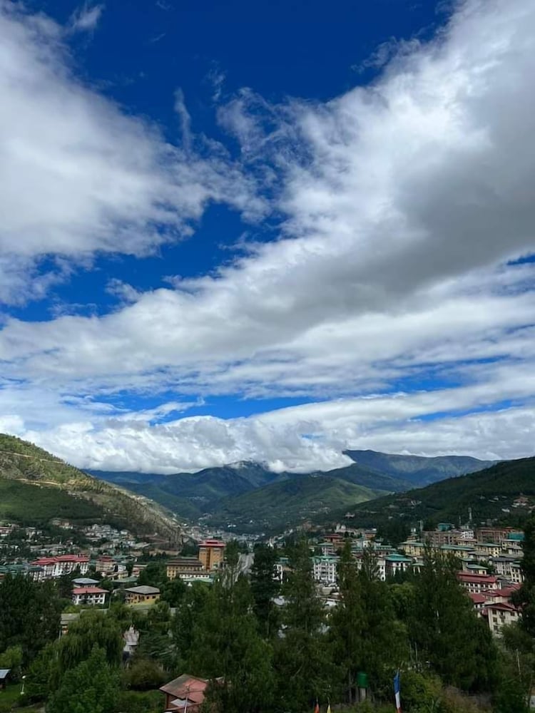 Bhutan Suites 26/34