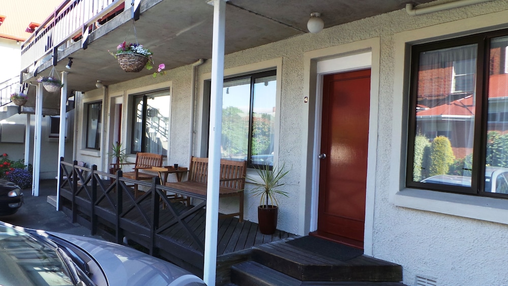 Owens Motel 4/63