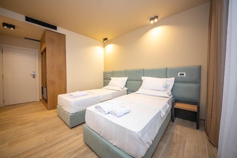 Aldis Hotel 33/59