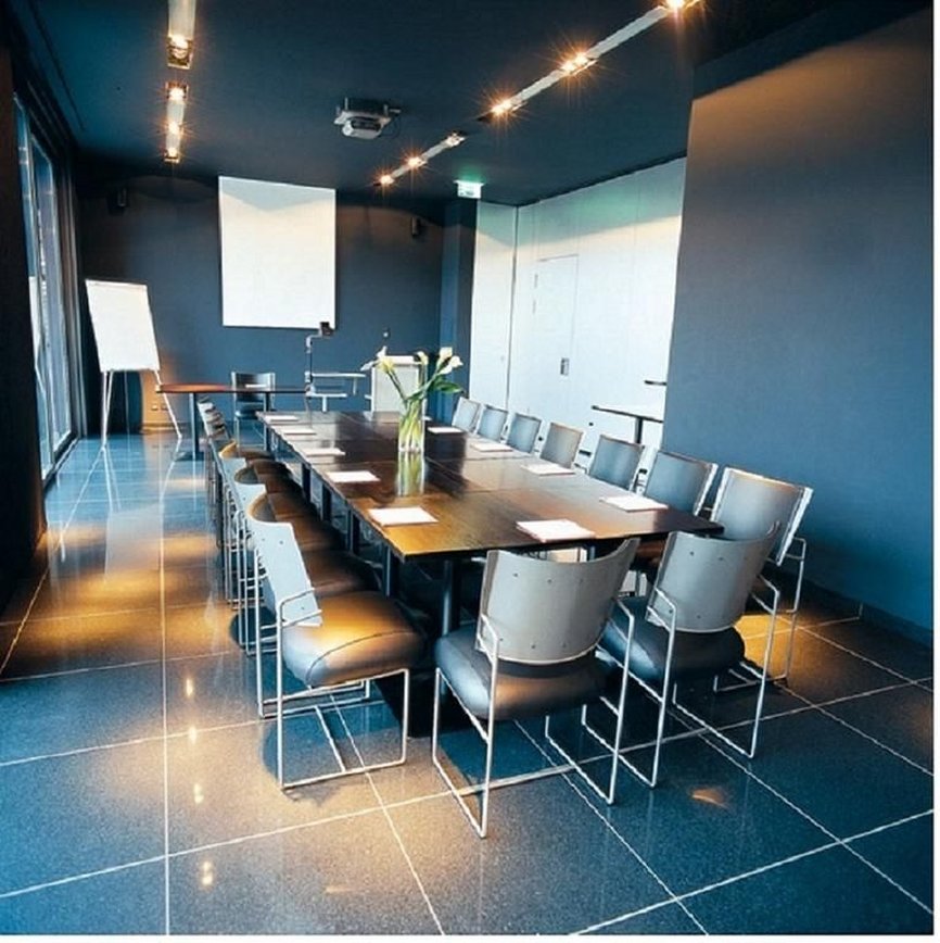 Kult Hotel 20/22