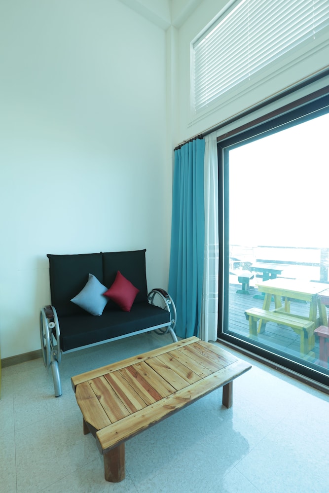 Seaview Pension 17/62