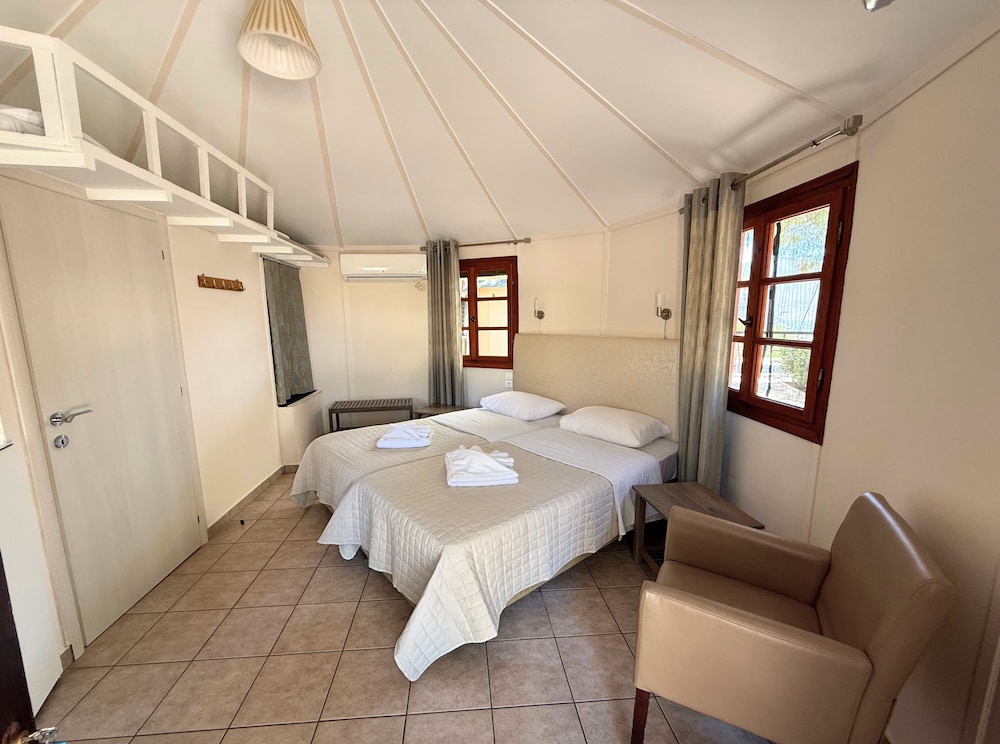 Chrissa Camping Rooms & Bungalows 9/33