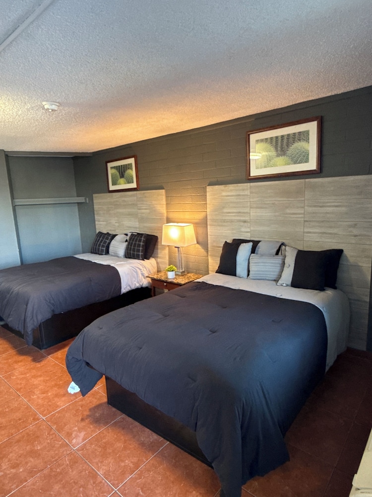 Rawls Motel Near Phoenix Airport 11/50